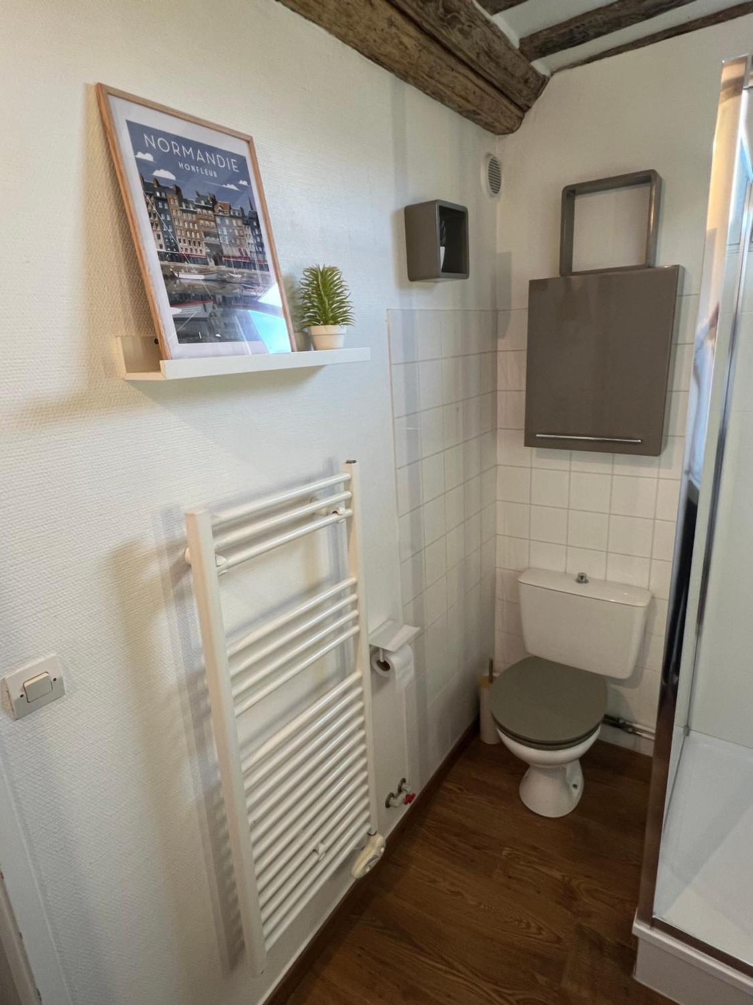 Une Pause Chez Julien, Appartement Lumineux Et Idealement Situe! องเฟลอร์ ภายนอก รูปภาพ